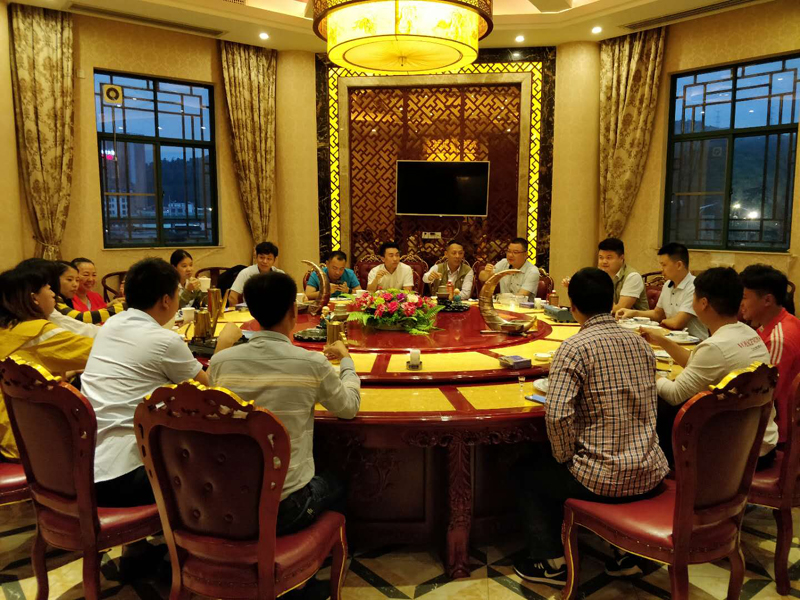 齊心協(xié)力，為公司的未來再創(chuàng)輝煌！